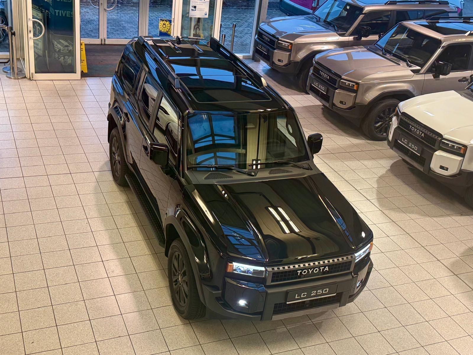 Toyota LC 250 - LOUNGE-MILD HYBRID-PANORAMA-HEAD UP