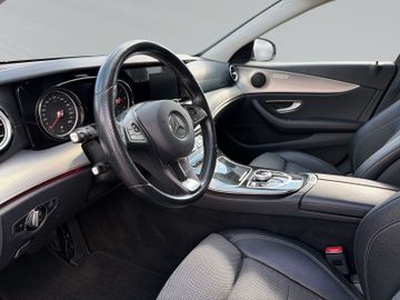 Mercedes E 220 - 11