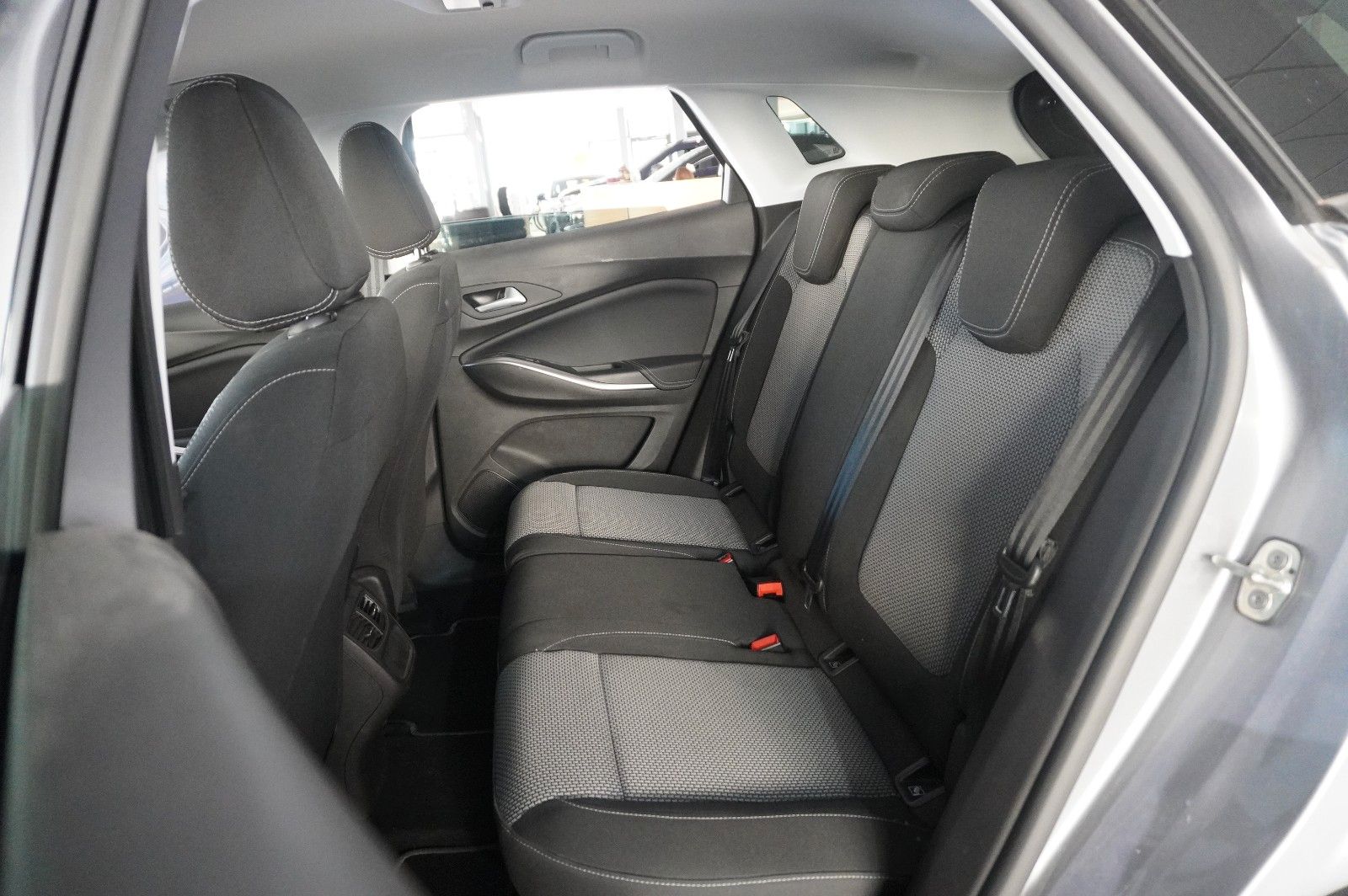Fahrzeugabbildung Opel Grandland (X) 1.2T GS SPORT NAVI/LED/KAMERA/DAB+