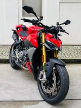Ducati Streetfighter V2S - DUCATI STREETFIGHTER V2
