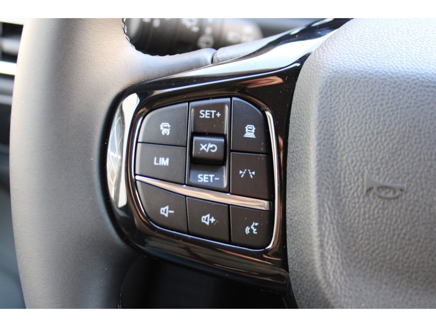 FORD Tourneo Custom 320 L1 Titanium X Matrix ACC AHK - Image 15