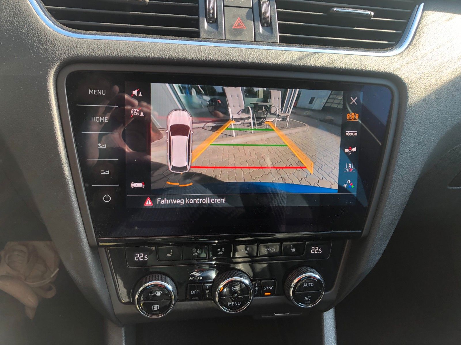 Fahrzeugabbildung SKODA Octavia Combi Premium Edition