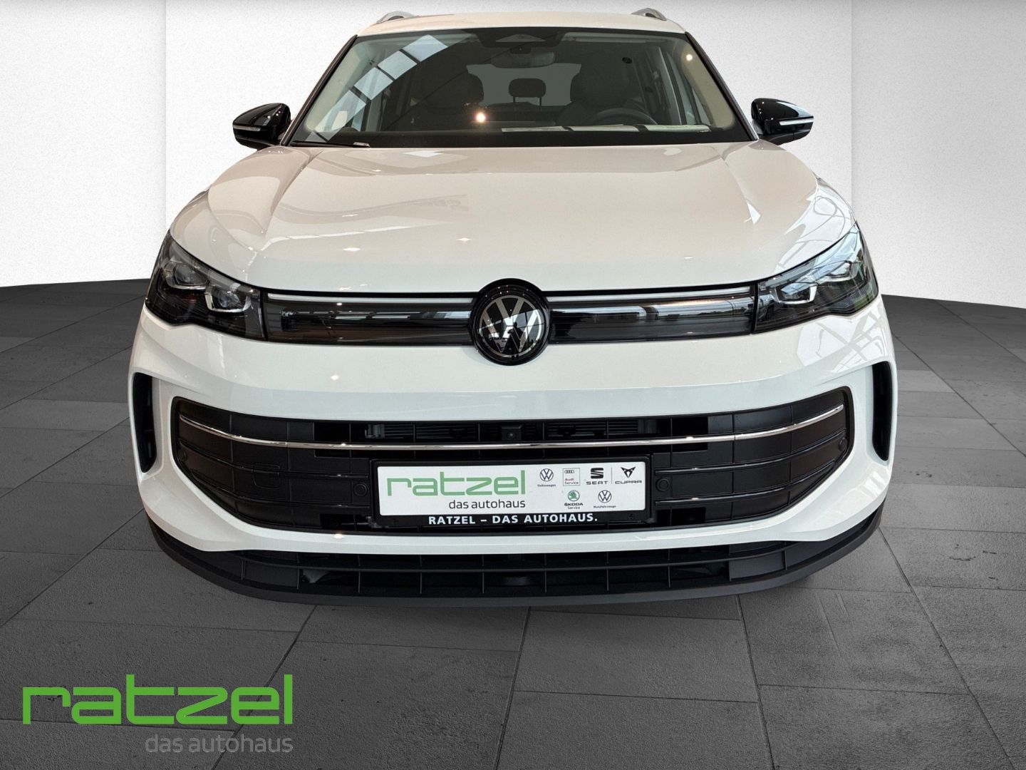 Fahrzeugabbildung Volkswagen Tiguan ENERGY 1.5 eHybrid IQ.Light+NAVI+AHK+SHZ