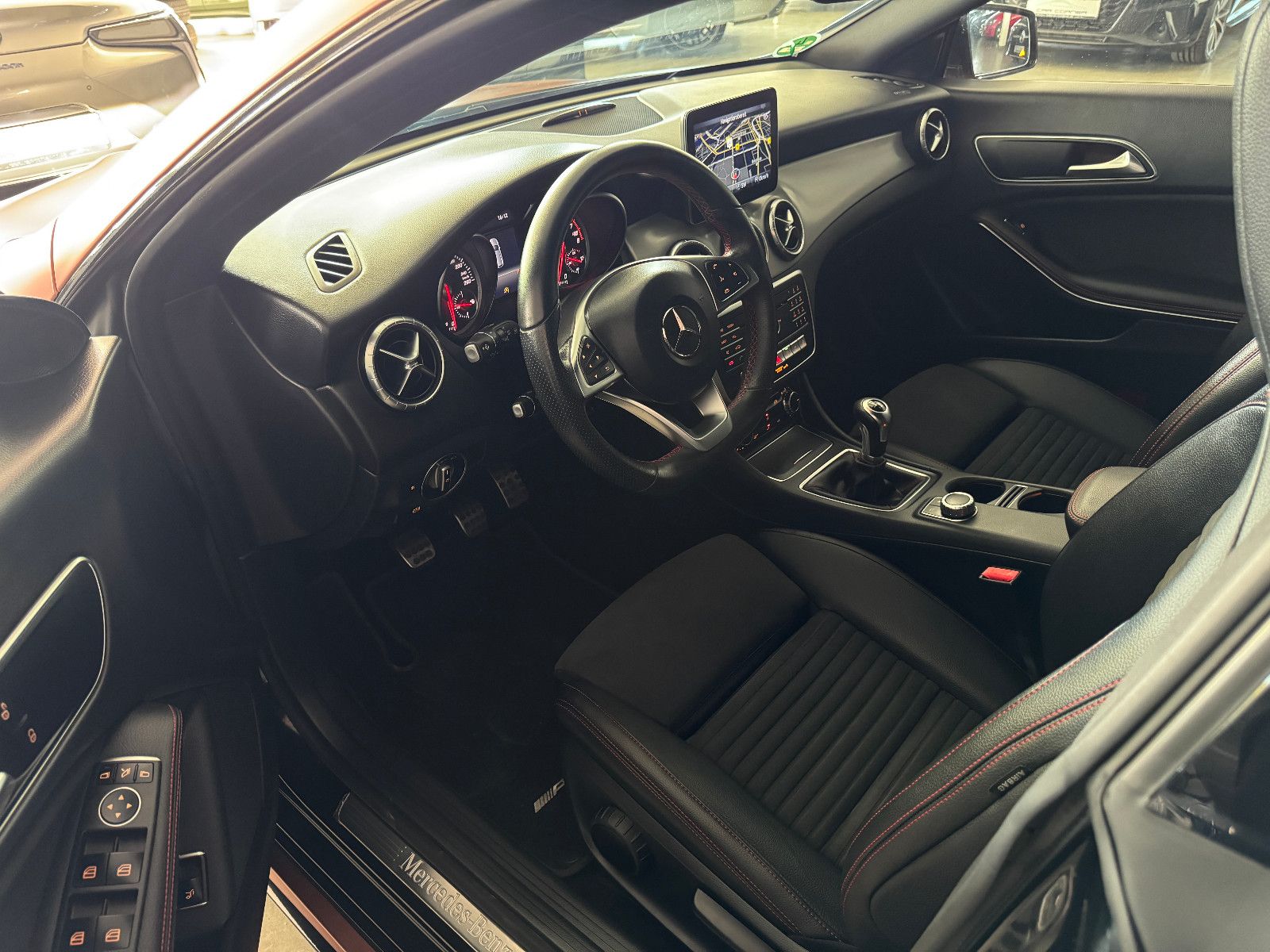 Fahrzeugabbildung Mercedes-Benz CLA 200 SB 3X AMG LINE NIGHT LED MATT FOLIERT