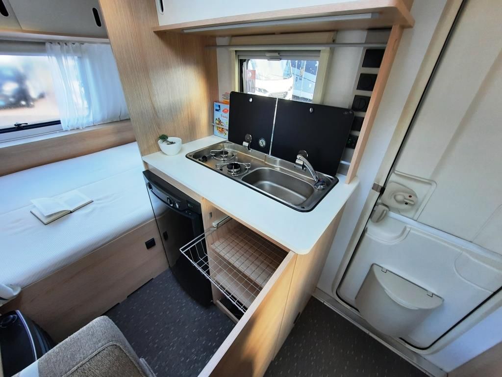 Fahrzeug Übersicht 14 Fahrzeugabbildung Adria Aviva 400 PS 1.Hand/sehr gepflegt