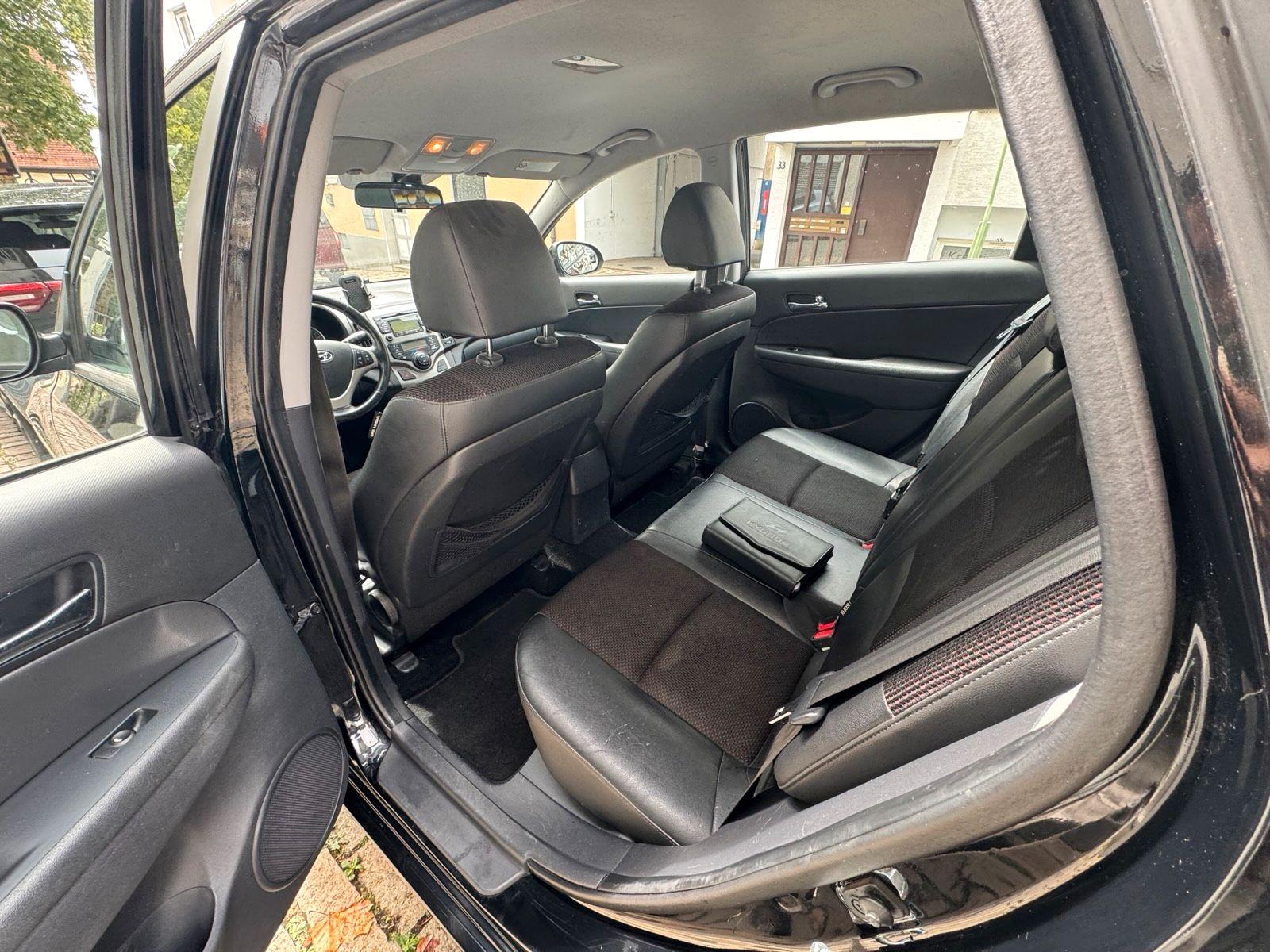 Hyundai i30 2011 — photo 5