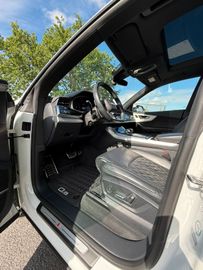 Audi Q8 - 8