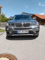 BMW X3 xDrive20d xLine AT xLine Garagenwagen - BMW X3: At