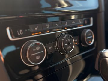 Volkswagen Golf - 12