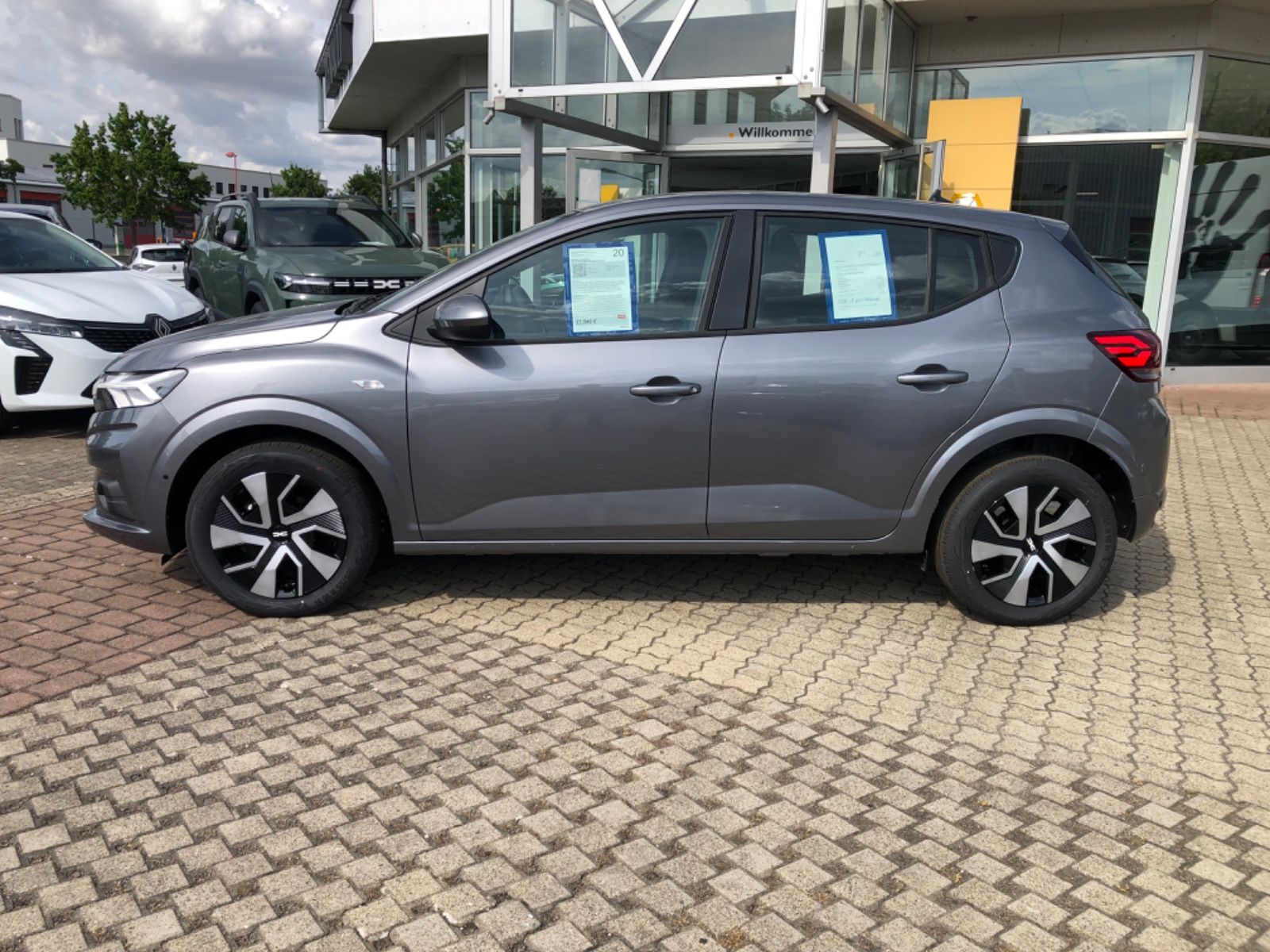 Dacia Sandero - Bild 11