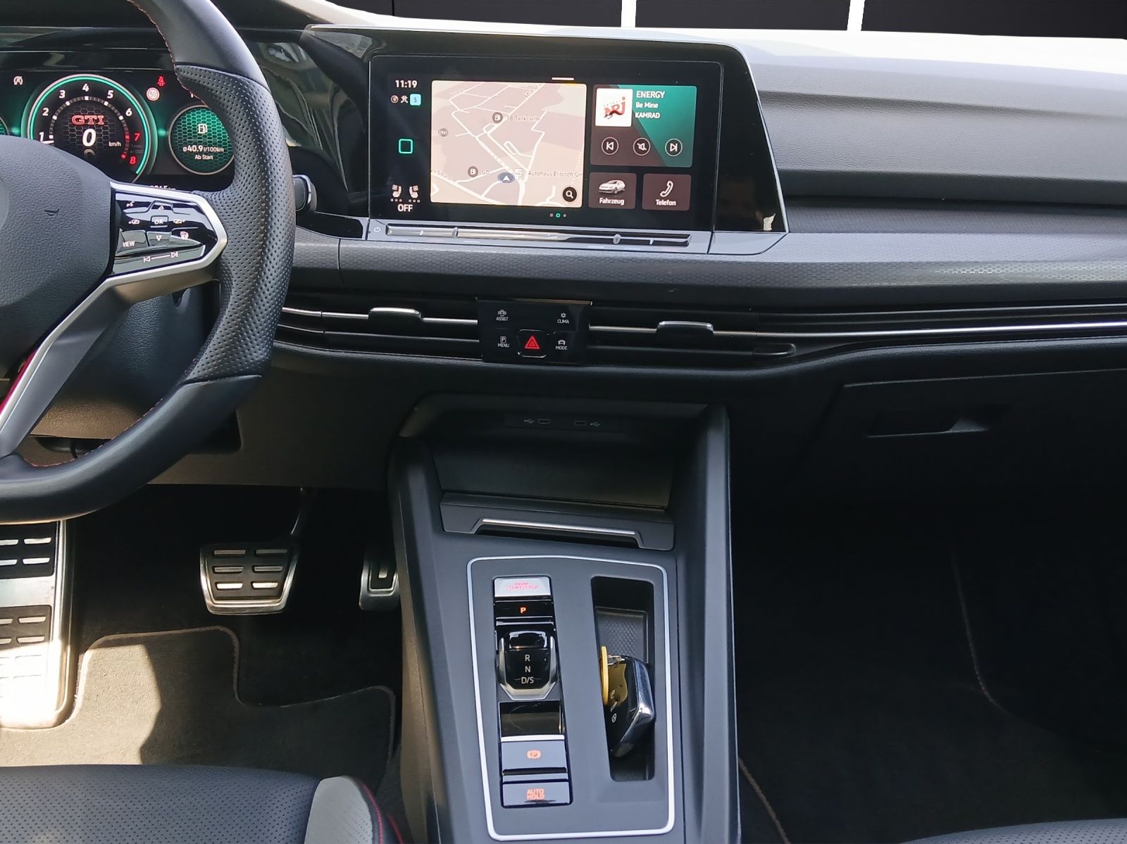 Fahrzeugabbildung Volkswagen Golf VIII GTI Clubsport Matrix Navi Leder Pano A