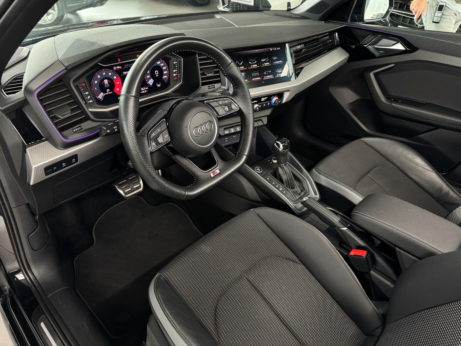 Fahrzeugabbildung Audi A1 Sportback 40 2.0TFSI 3x S-line Plus-Paket ACC
