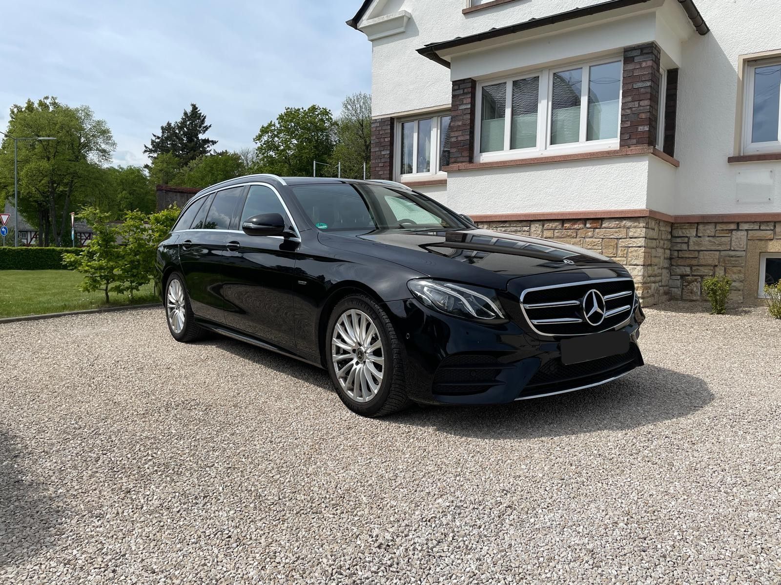 MERCEDES-BENZ E 220 d 4MATIC T Autom. -