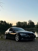 BMW e92 318i Facelift - BMW 3er Reihe aus 2010: Facelift