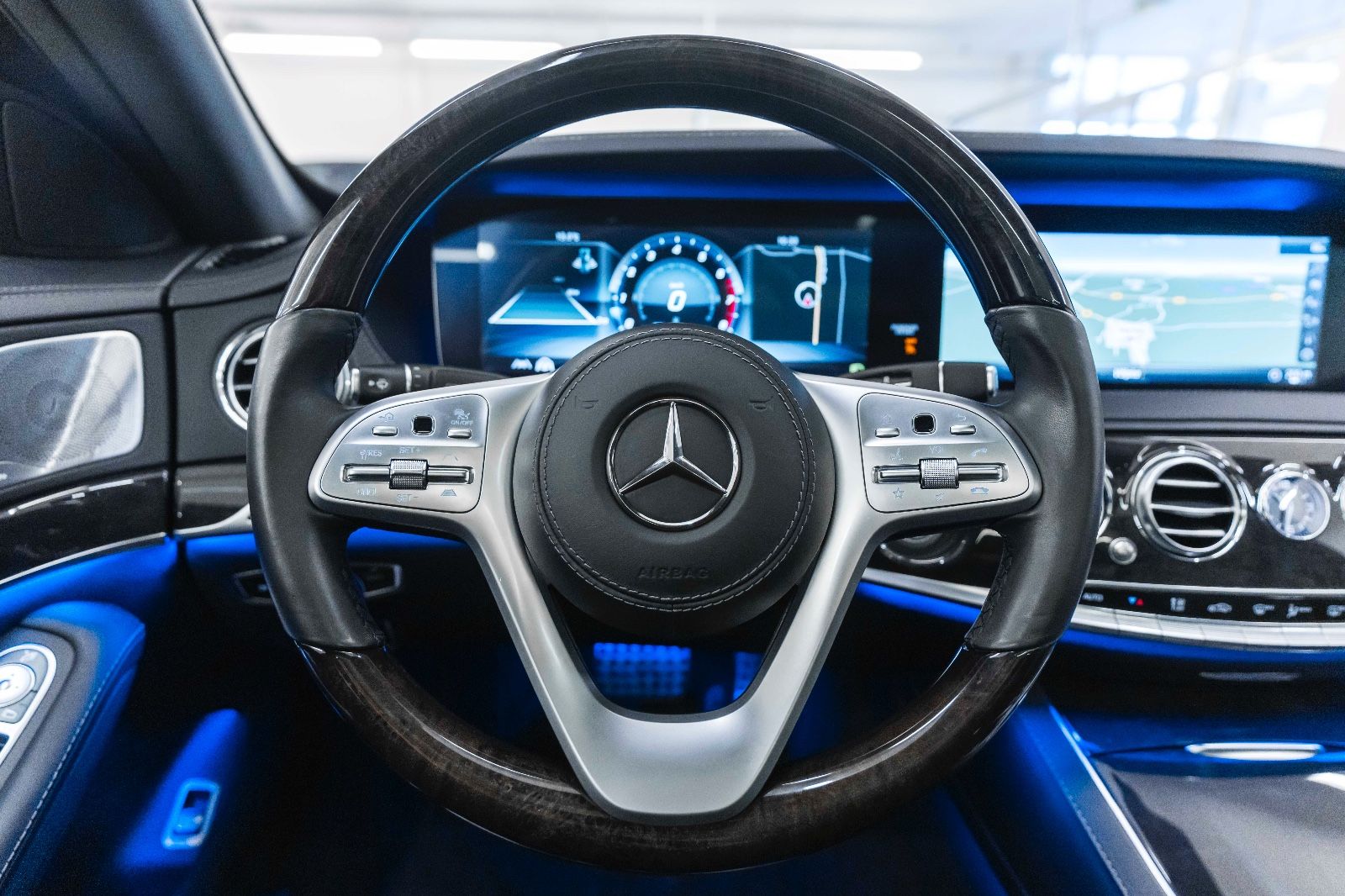 Fahrzeugabbildung Mercedes-Benz S 560 BURMESTER MASSAGE LED HUD 360° LUFT PANO