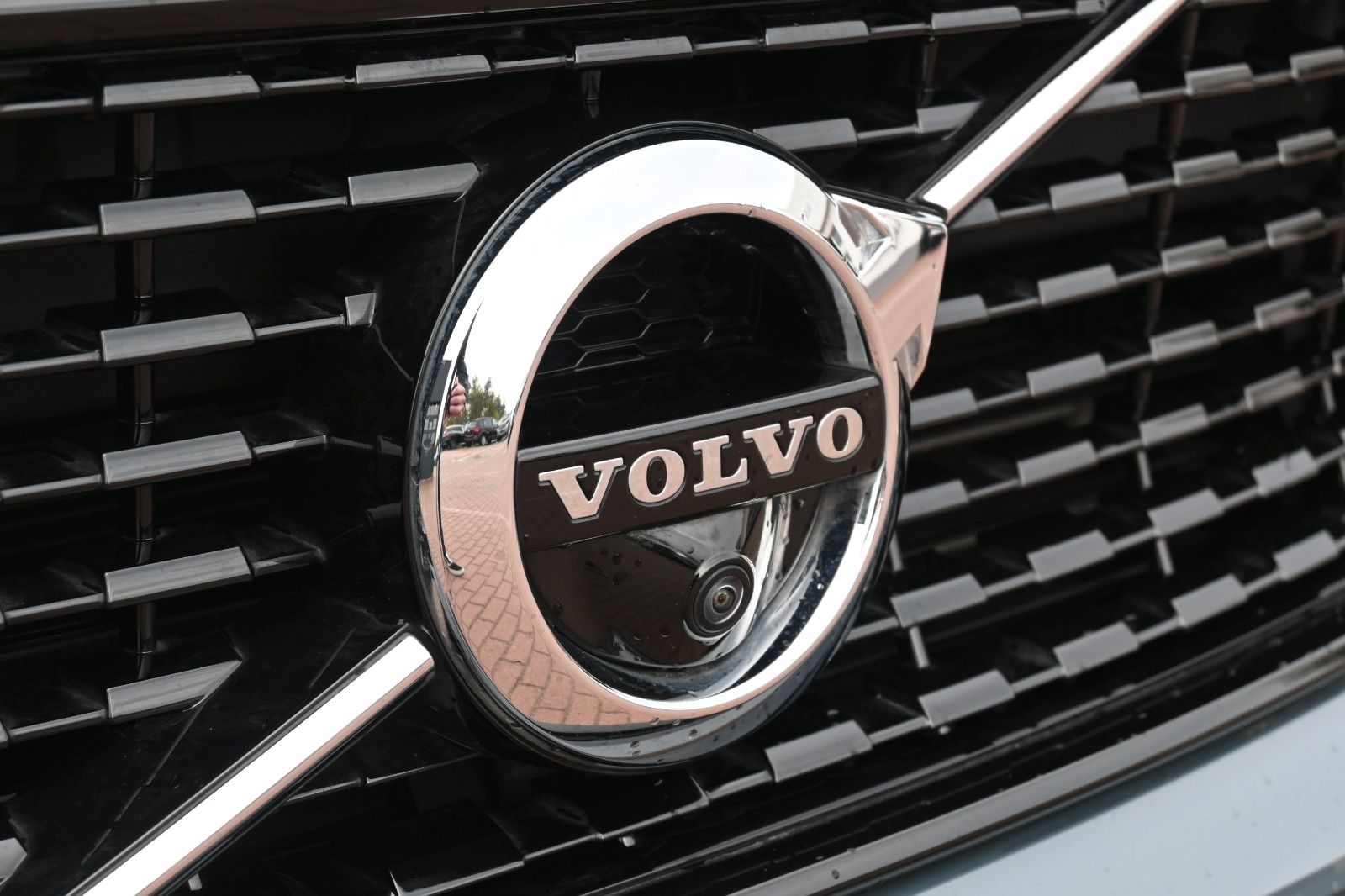 Fahrzeugabbildung Volvo XC40 T4 Recharge R-Design*FSHZG*PANO*360*ACC*AHK