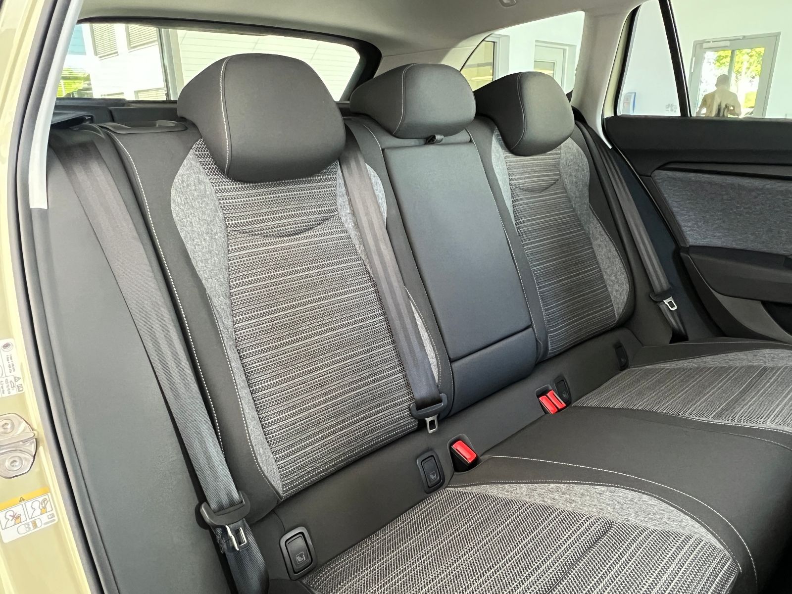 Fahrzeugabbildung SKODA Superb Combi Selection 1.5 TSI mHEV DSG *AHK, Ar