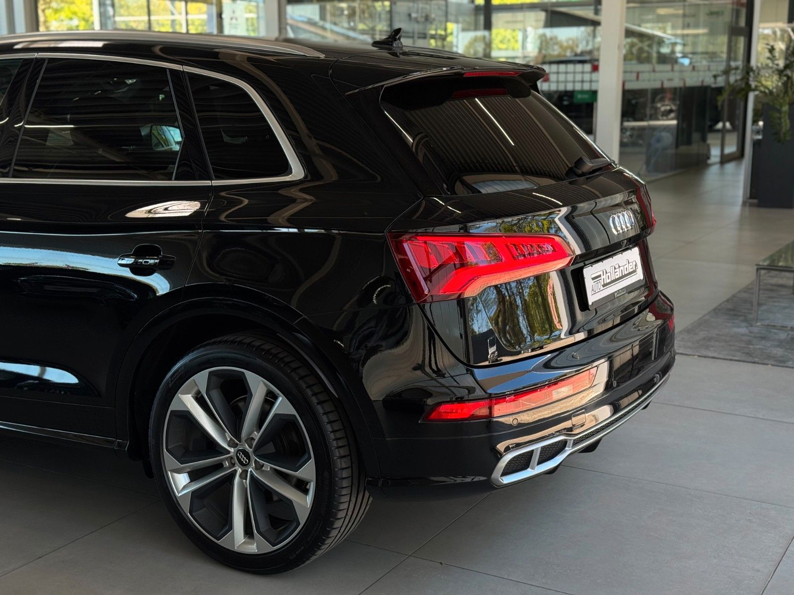 Fahrzeugabbildung Audi SQ5 3.0TDI quattro "Magnetic-Ride 3-Zonen-Klima"