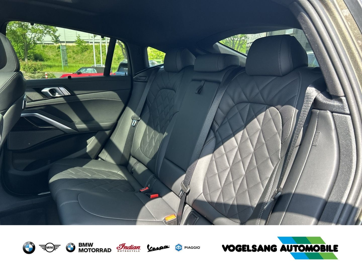 Fahrzeugabbildung BMW X6 40d,xDrive,M SPORT,Standheizung,Panodach,AHK,