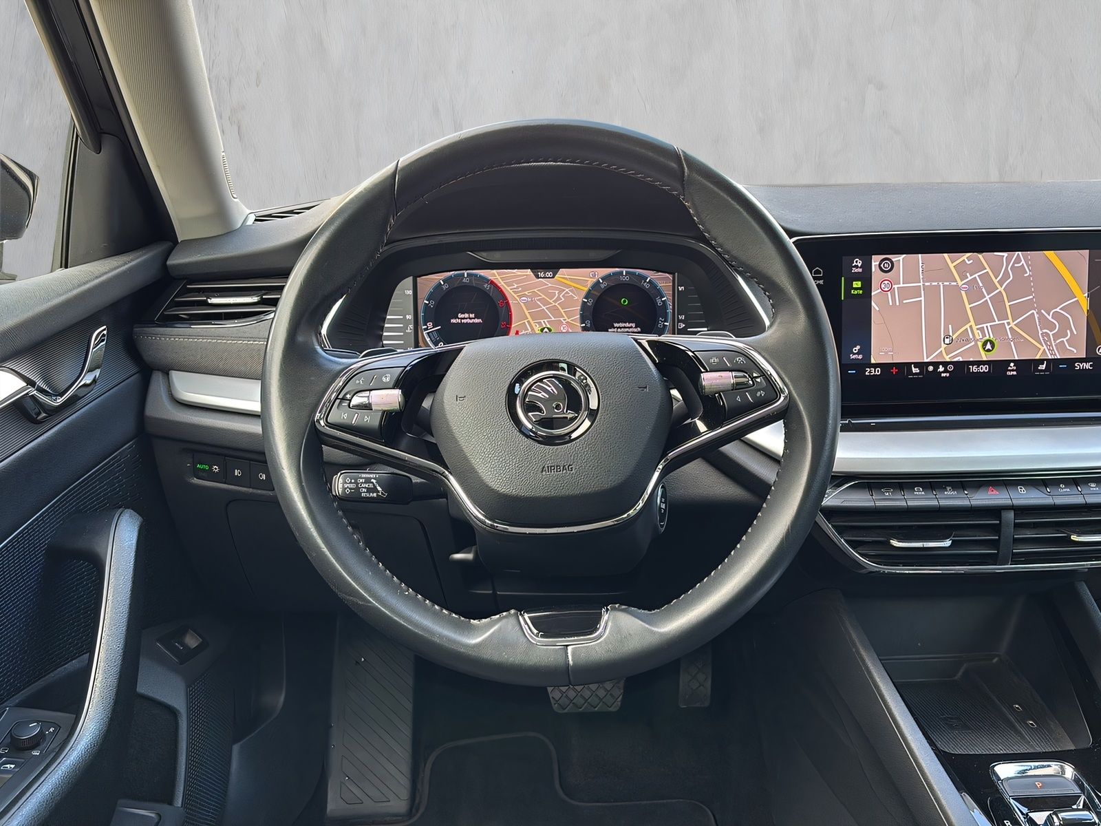 Fahrzeugabbildung SKODA Octavia 2.0 TDI HEAD UP AHK NAVI ACC PANO MEMORY