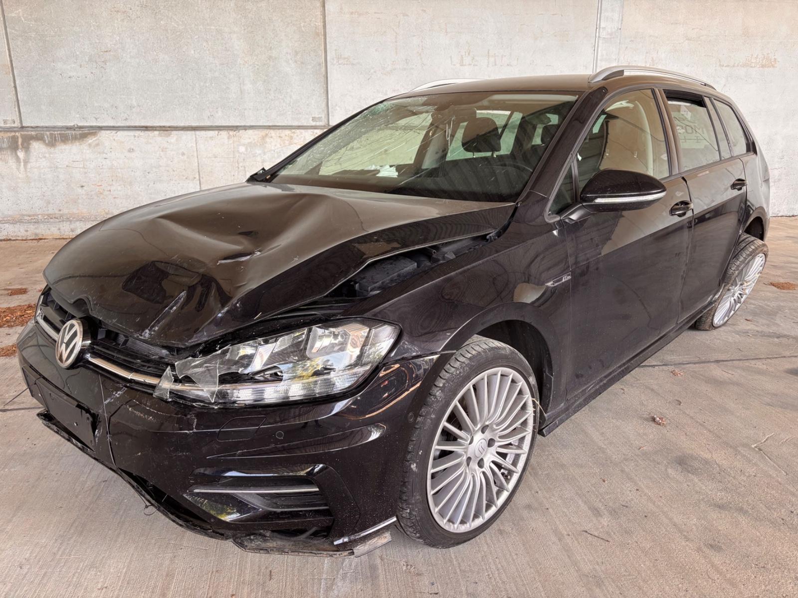 Volkswagen Golf VII Comfortline R-LINE