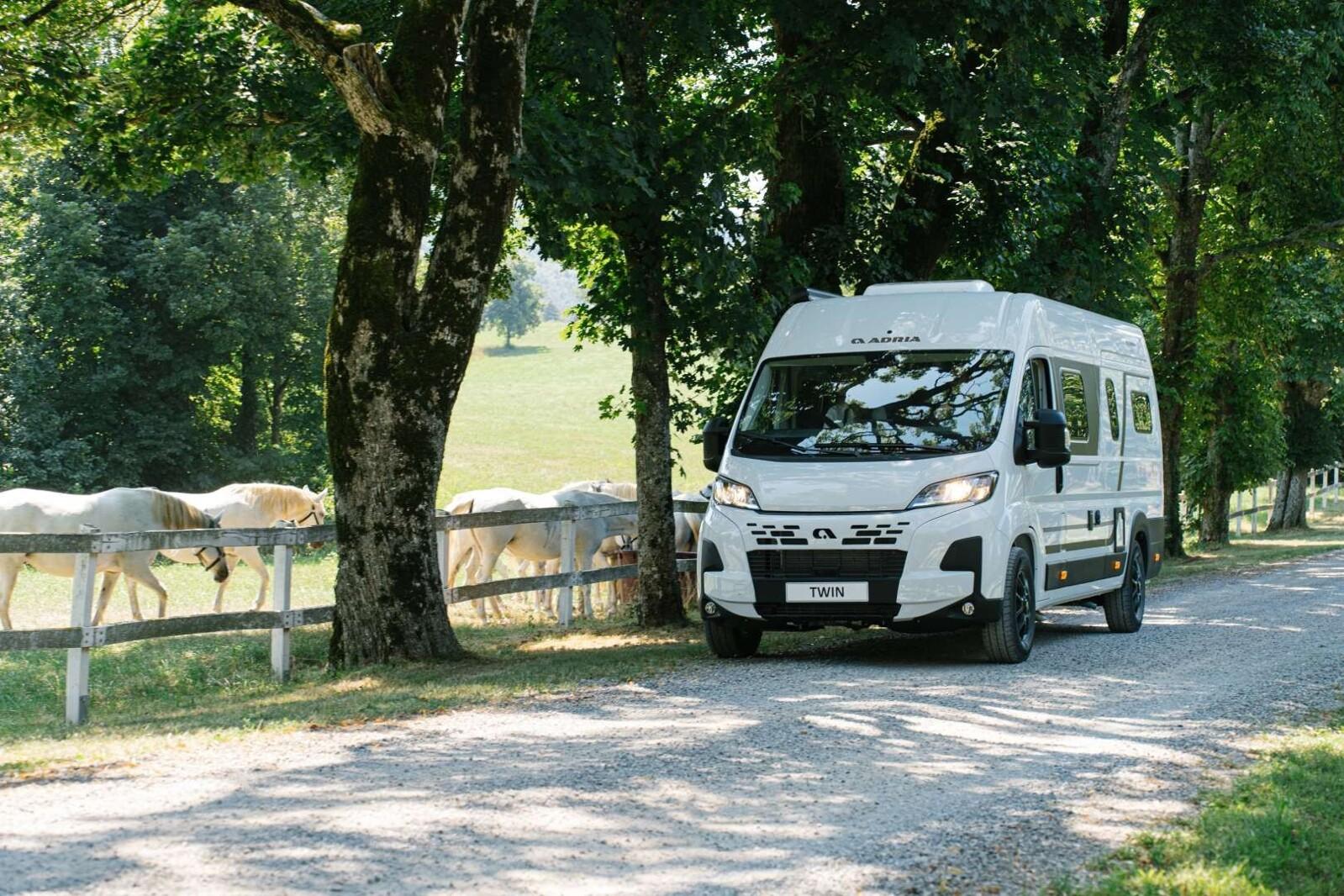 Adria Twin Select 640 SGX Aufstelldach mit Bett Citroe