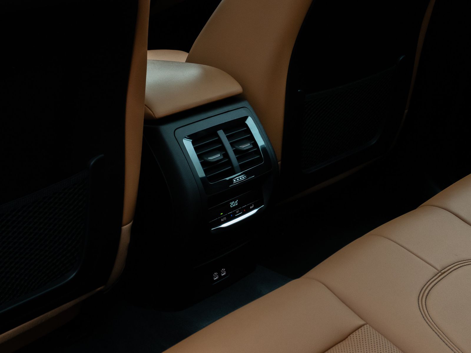 Fahrzeugabbildung BMW X3 xD30i M Sport Panorama Kamera DAB HiFi Alarm