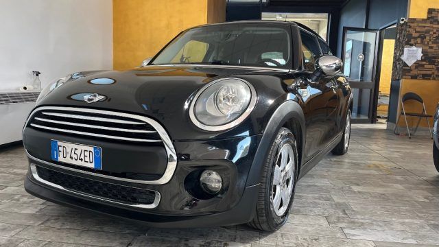 MINI Cooper D 1.5 Cooper D 5 porte si neopatenta