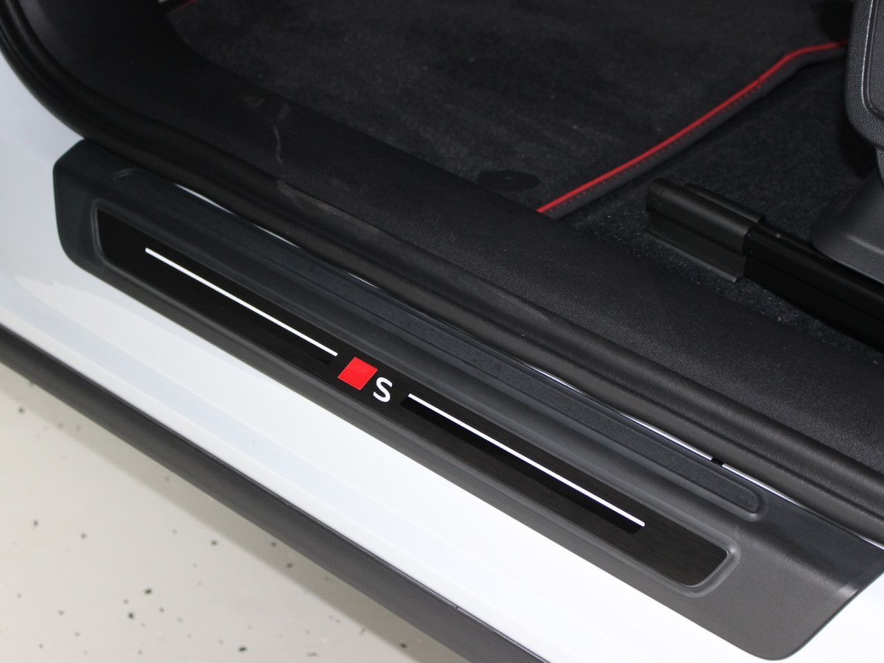 Fahrzeugabbildung Audi SQ5 TFSI quattro/AHK/St.HZ/Carbon/360