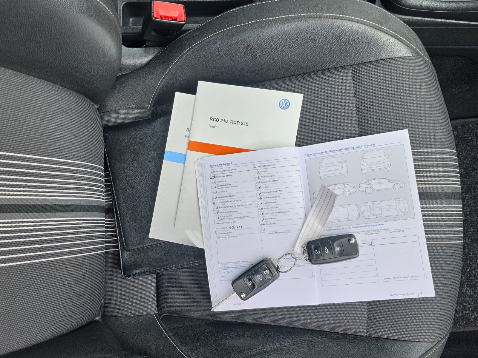 Fahrzeugabbildung Volkswagen Polo V Match 4-TÜRIG SHZ PDC LEDER