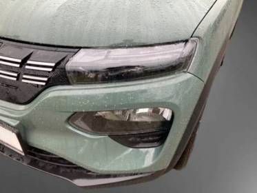 Fahrzeugabbildung Dacia Spring Essential CCS- Anschluss