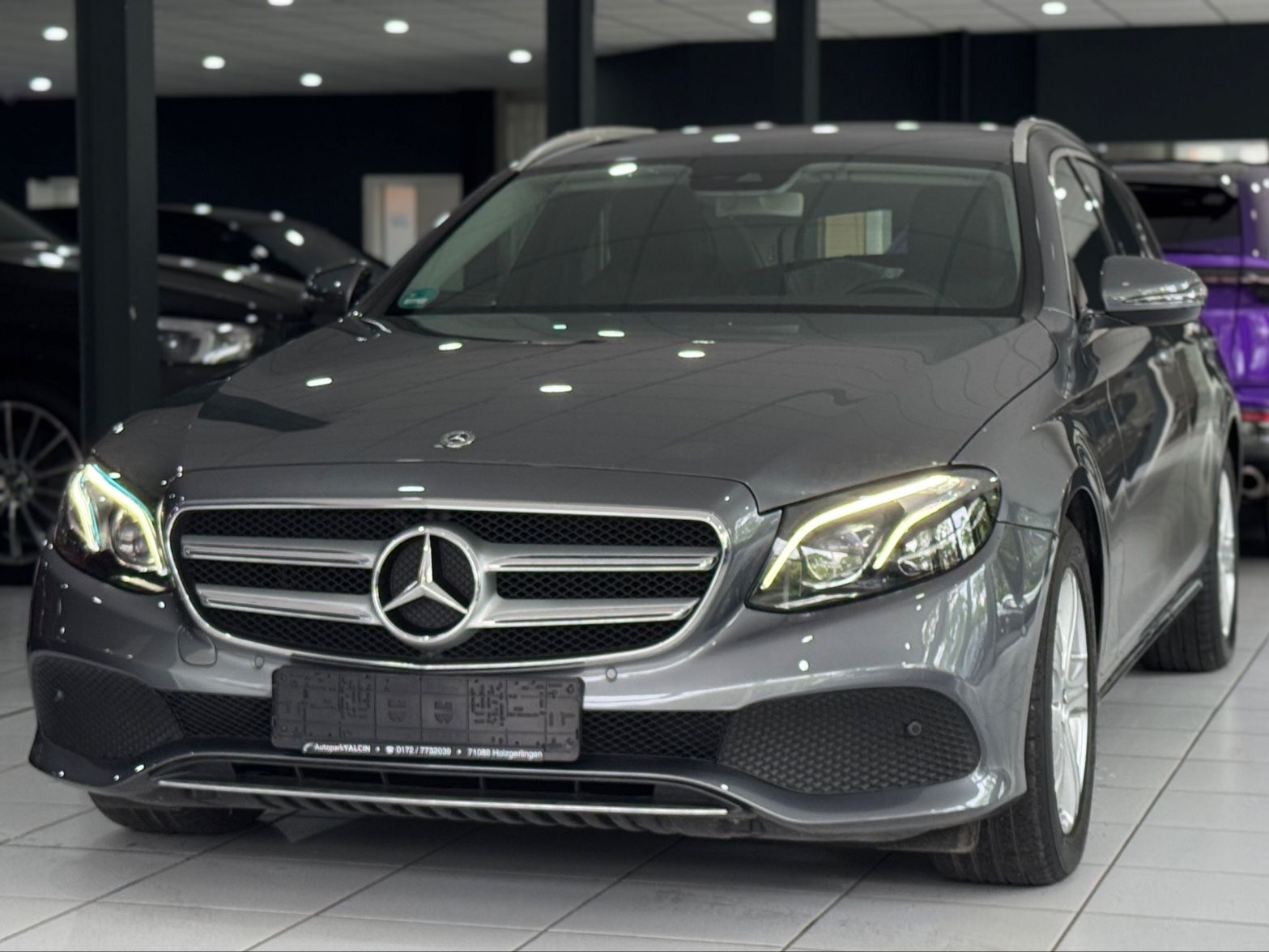 MERCEDES-BENZ E 220d AVANTG. *4MATIC*R-CAM*TOTW.*eAHK*M-BEAM*
