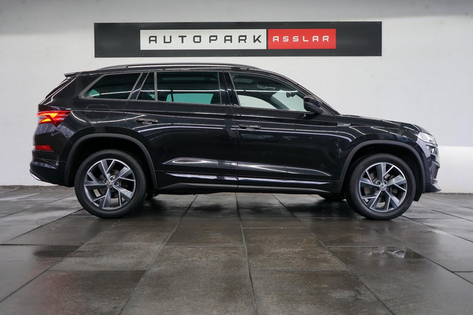 Skoda Kodiaq Sportline 4x4/PANO/7-Sitzer/AHK/Virtual