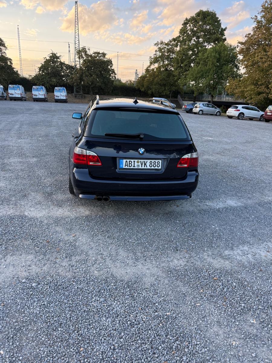 BMW 525 2005 — rear view