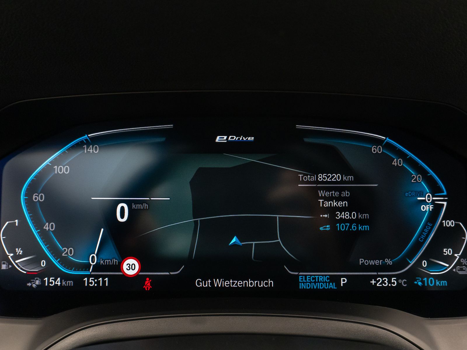 Fahrzeugabbildung BMW 330e xD Sport Line Kamera DAB Stop&Go Alarm LED