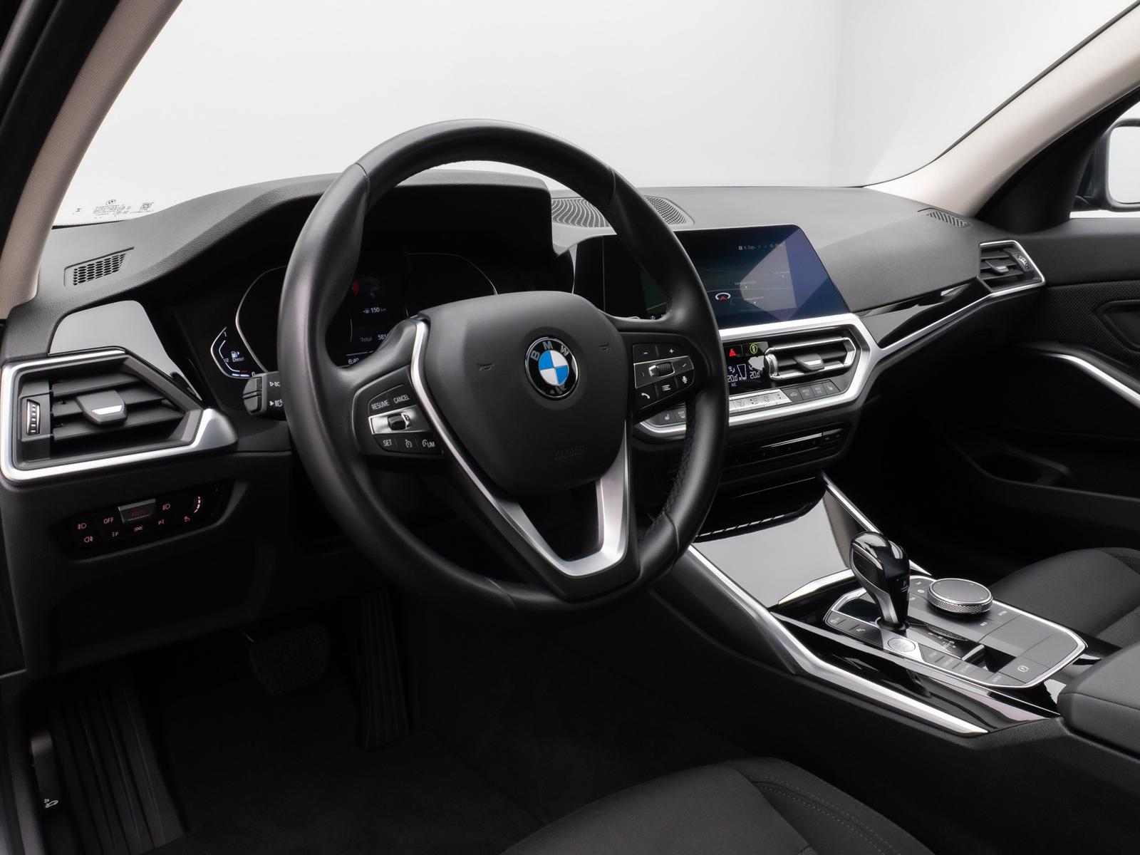 BMW 320d GeschwindigReg DAB Kamera Alarm CockpitPlus