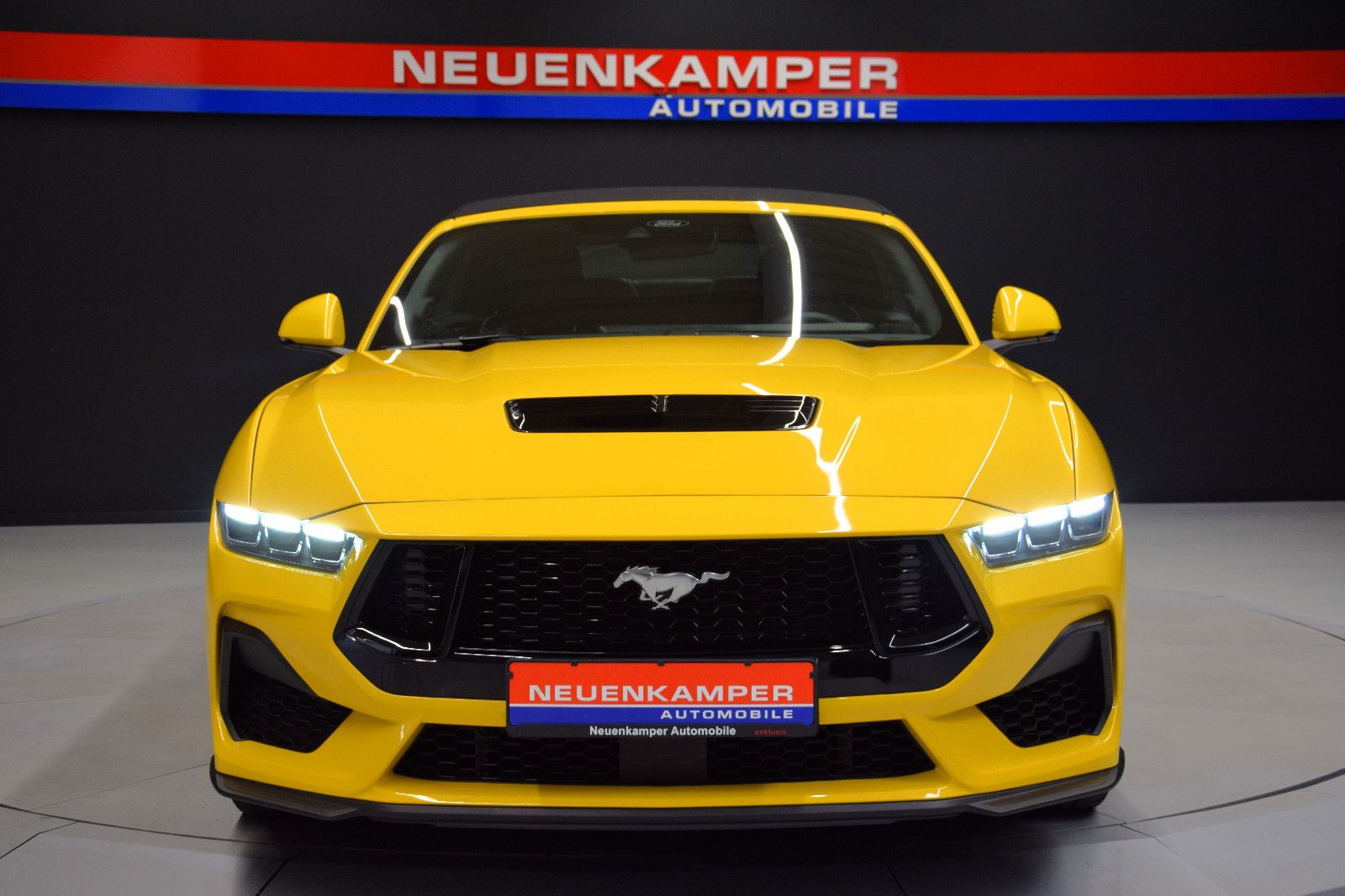 Fahrzeugabbildung Ford Mustang GT Convertible 5.0 Ti-VCT V8 328 DEUTSCH