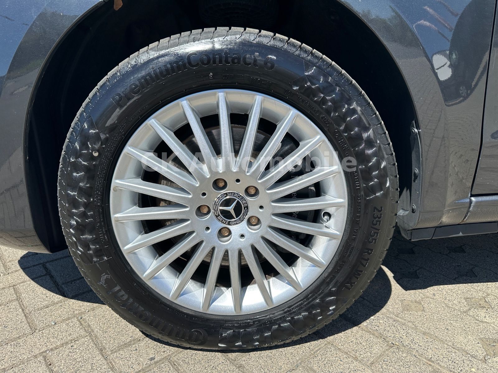 Fahrzeugabbildung Mercedes-Benz V 300d EDITION 4MATIC lang/7 Sitze/Navi/LED/AHK