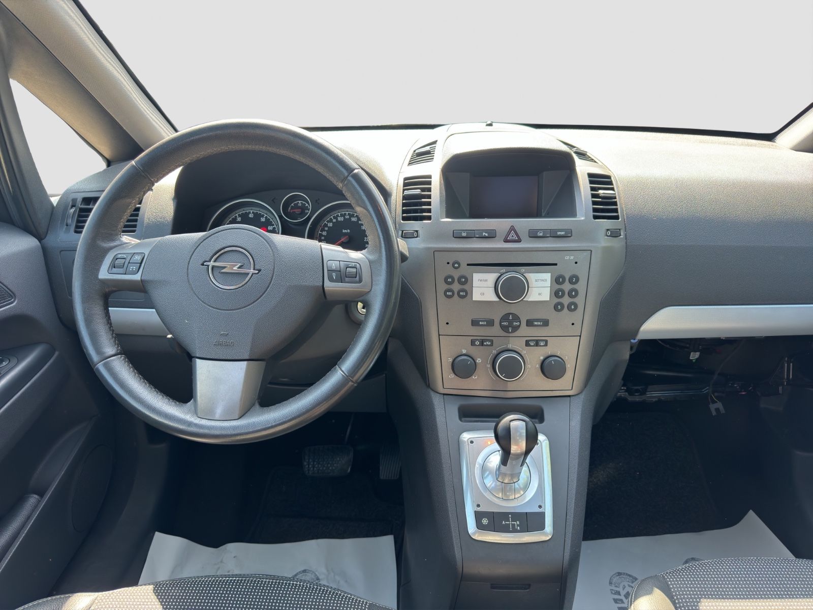 Fahrzeugabbildung Opel Zafira B Cosmo/7. Sitzer/Klimaautom./Pano./TÜV