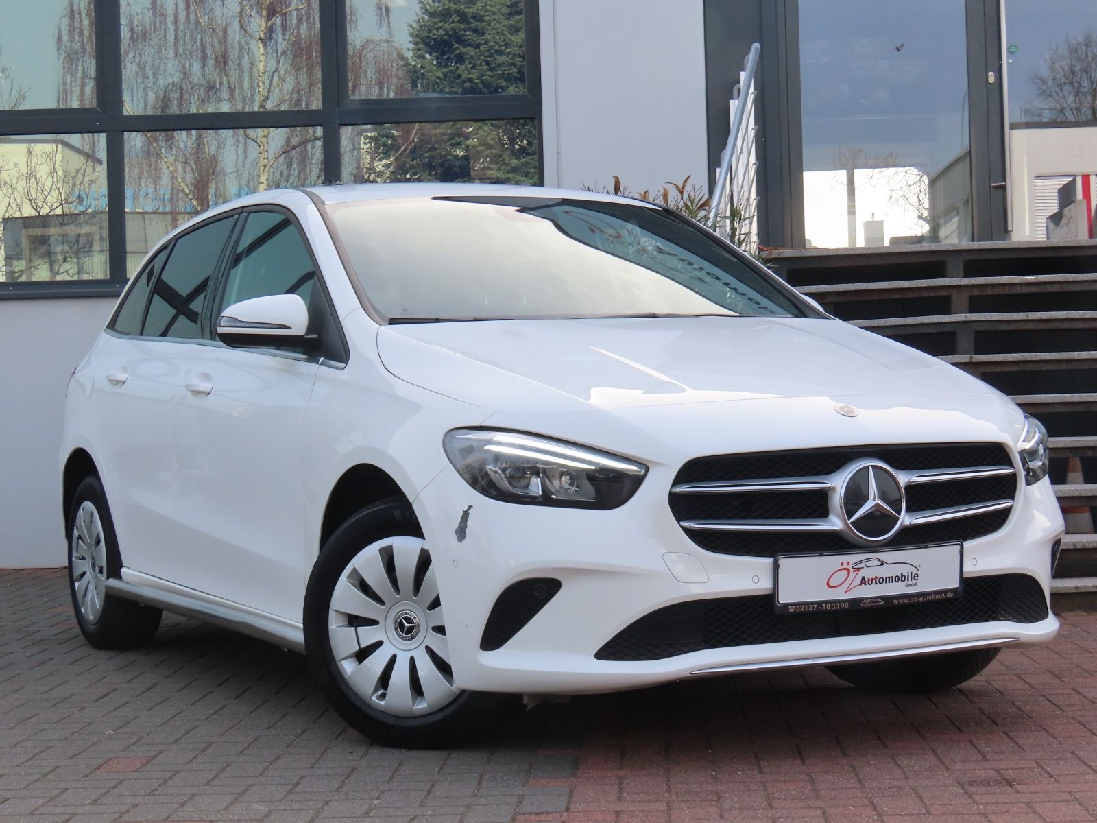 MERCEDES-BENZ B 200