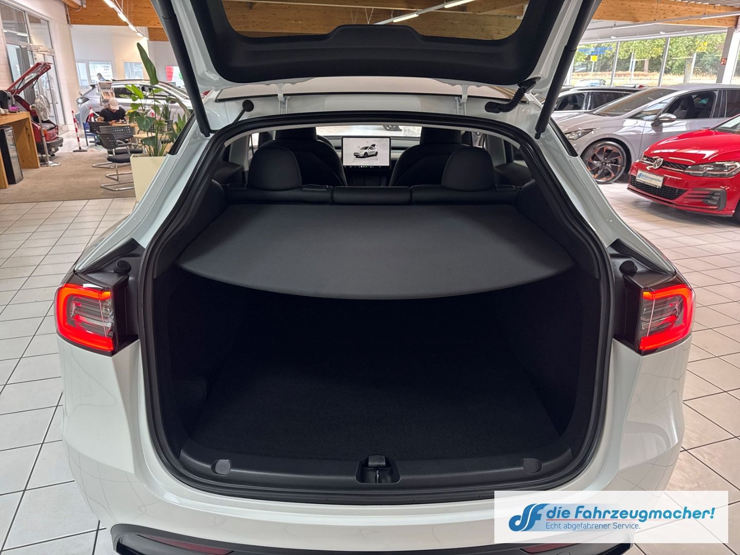 Fahrzeugabbildung Tesla Model Y RWD Panorama Navi Soundsystem LED ACC WL