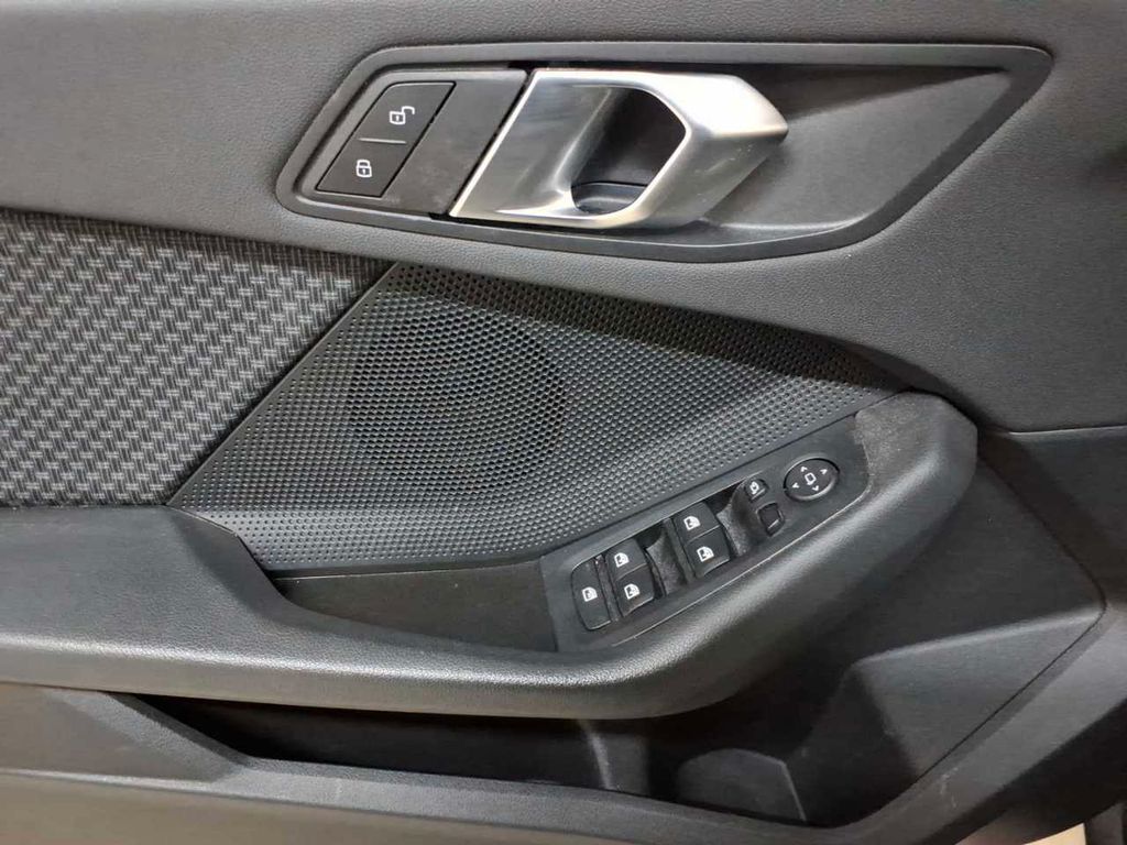 BMW 1 Series 2023