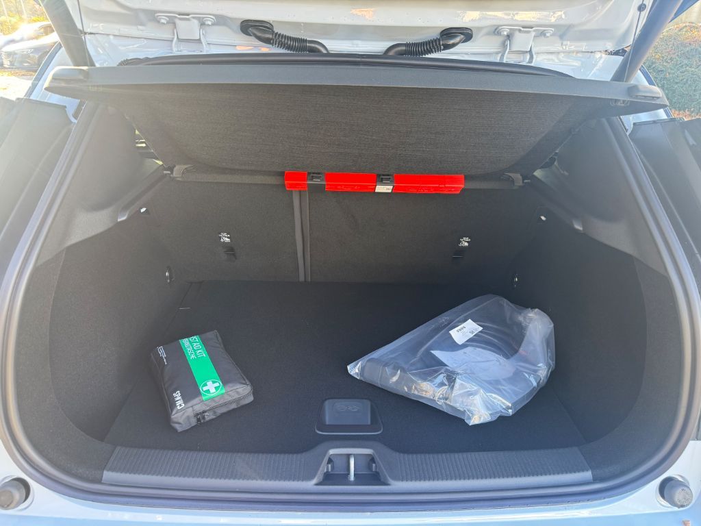 Fahrzeugabbildung Volvo EX30 Single M. Extended Range RWD Plus+SOFORT