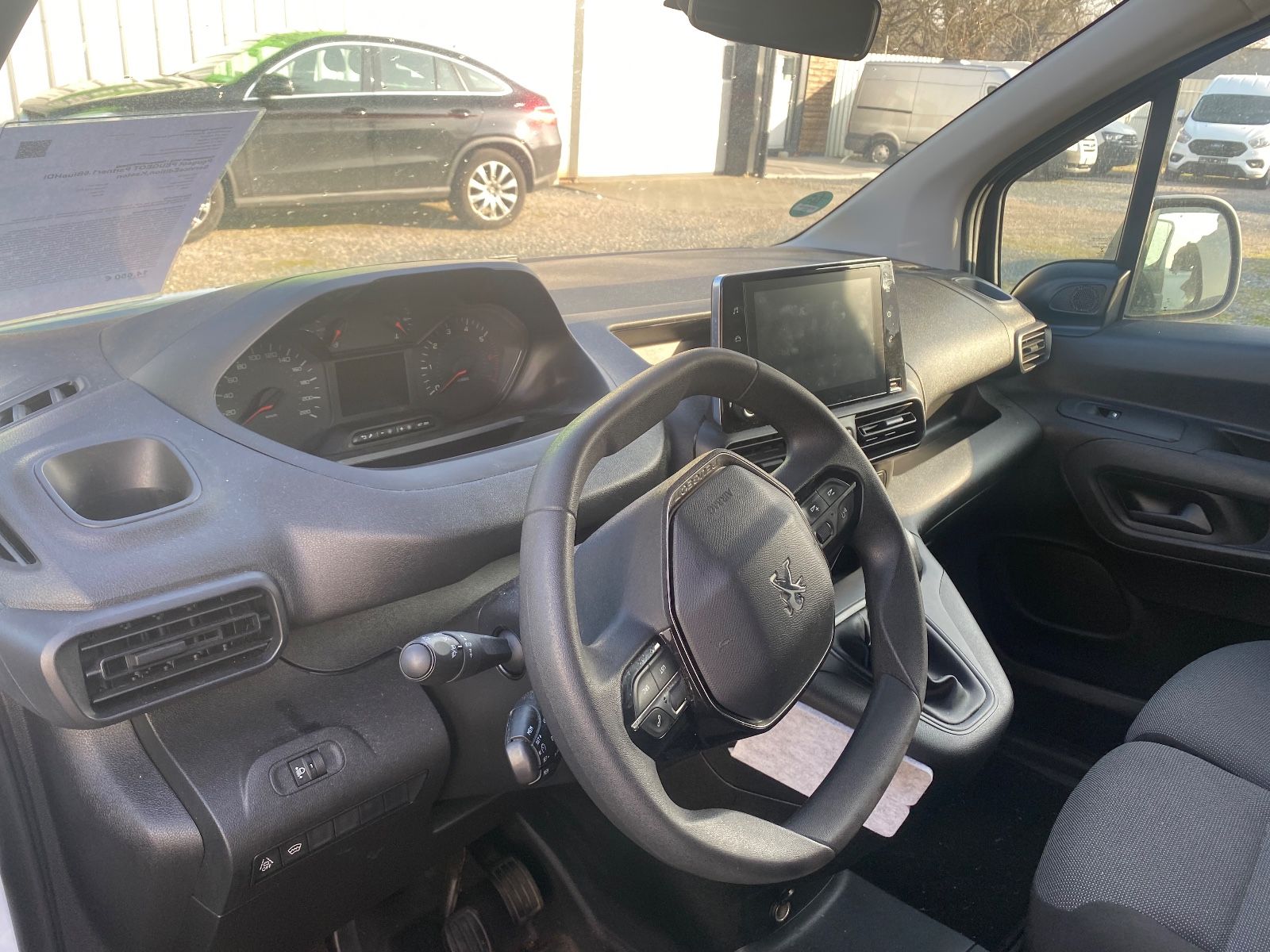 Fahrzeugabbildung Peugeot Partner Premium L2,SHZ,PDC,Regal,Fahrradhalter