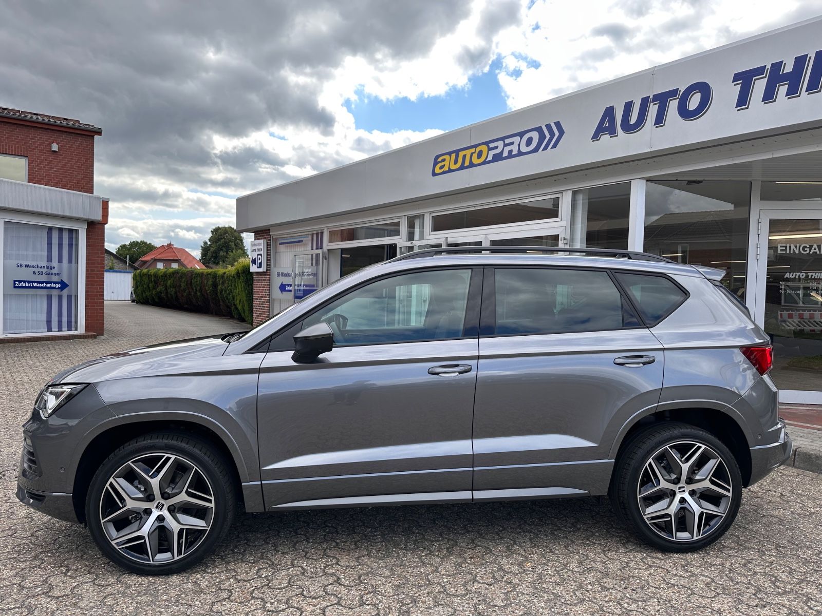 Fahrzeugabbildung SEAT Ateca FR 1.5 TSI DSG ACC/NAVI/LED/PDC/eHeck/SHZ