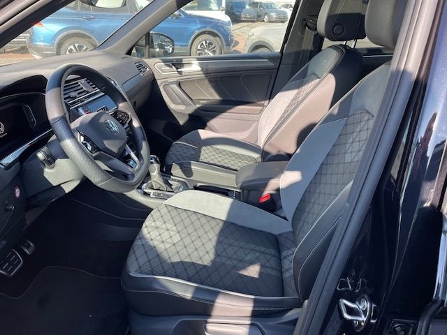 Tiguan R-Line 2.0 TSI 4Motion  BlackStyle Matrix