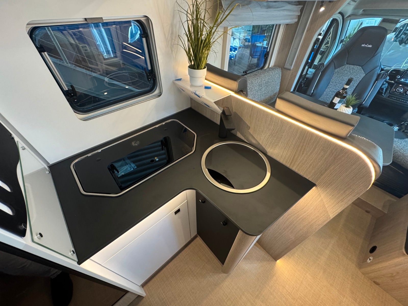 Fahrzeugabbildung Bürstner Lyseo Time Skyline 726 G SIE SPAREN  11.099€!