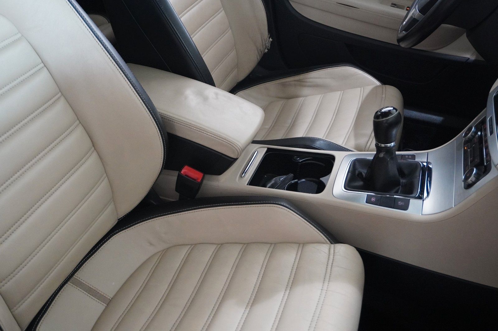 Fahrzeugabbildung Volkswagen Passat CC 2.0 TDI COUPE NAVI/BI-XENON/SHZ/PANO.