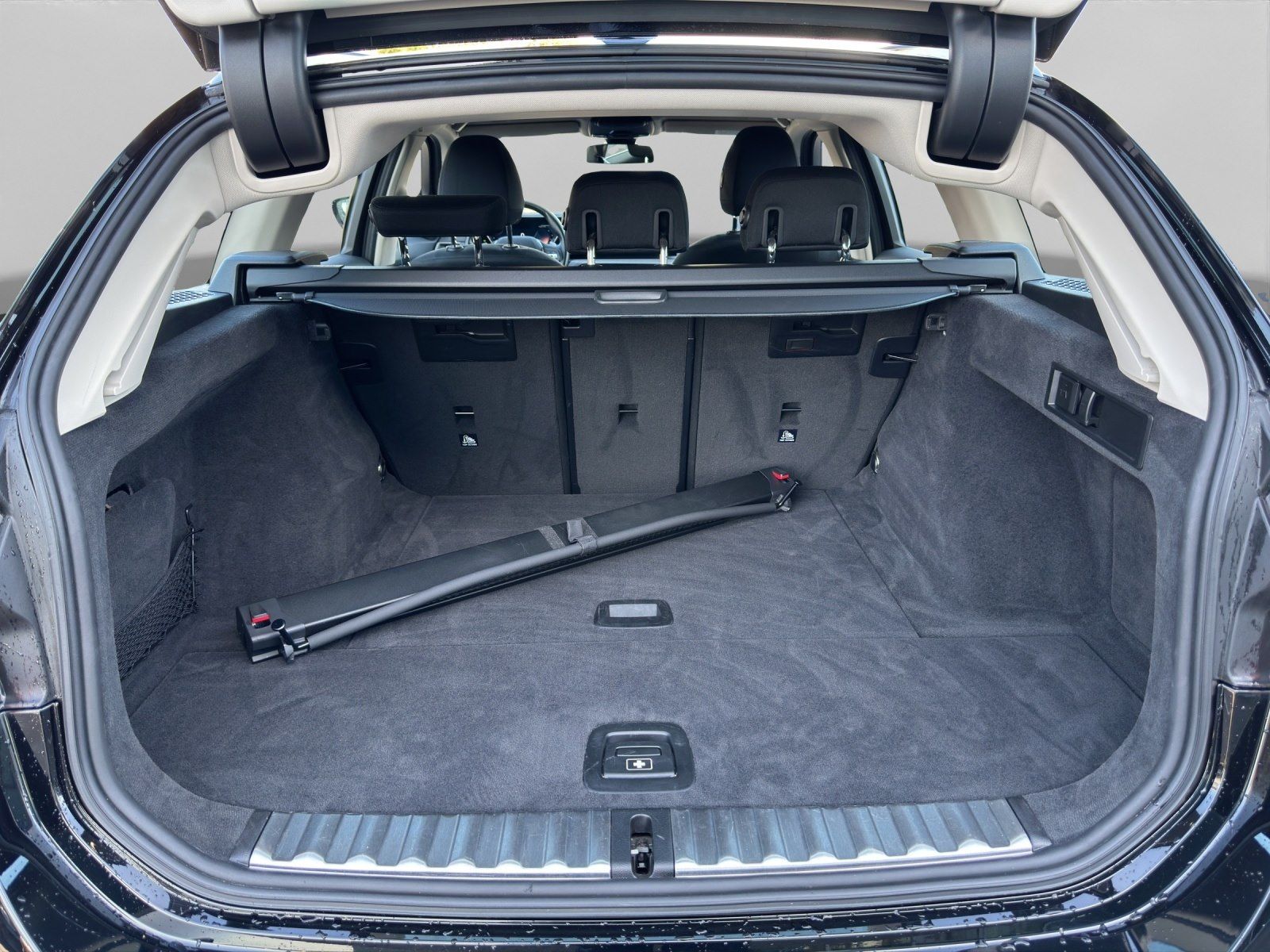 BMW 320i Touri LED Tempomat Klimaaut. PDC foto 13