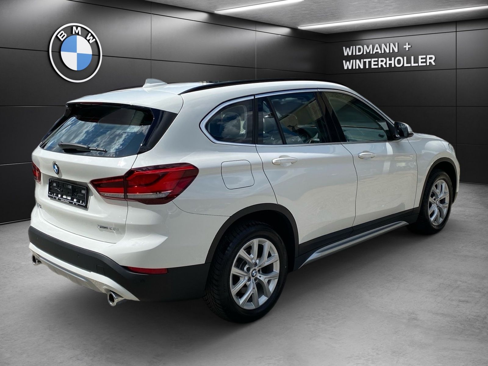 BMW X1 xDrive20i xLine Navi Pano DA LED AHK PA foto 5
